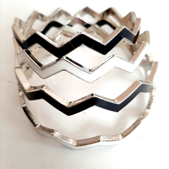 Jewelry - Lot of 4 Black & White Bangles/Bracelets